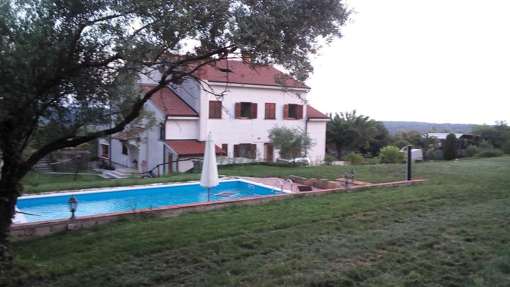 Apartment Agroturizam Radesic Buje Extérieur photo